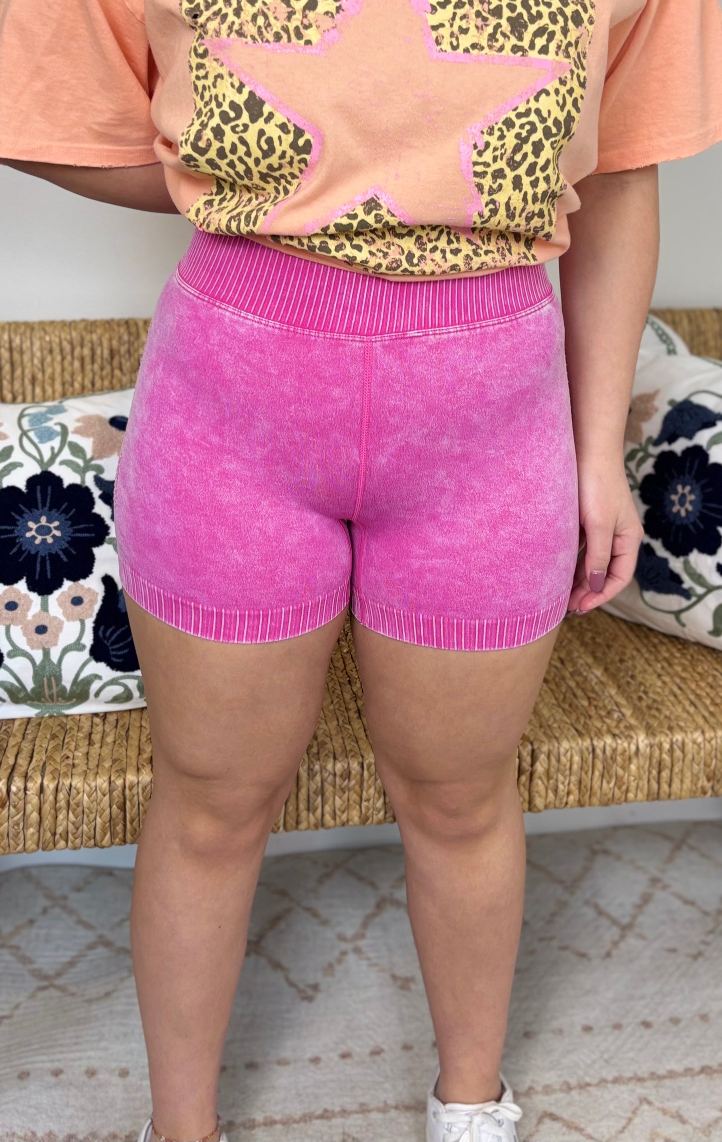 Everyday Edge Biker Short *Hot Pink*